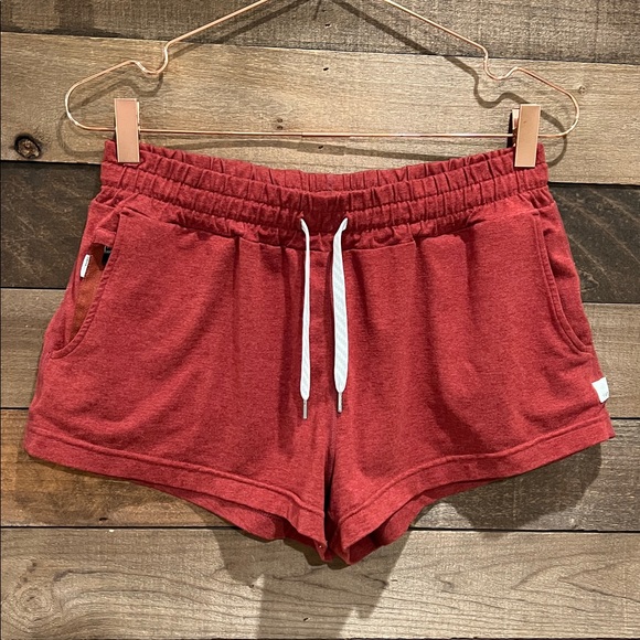 Vuori Women's Halo Performance Shorts in Currant Heather - Picture 2 of 6
